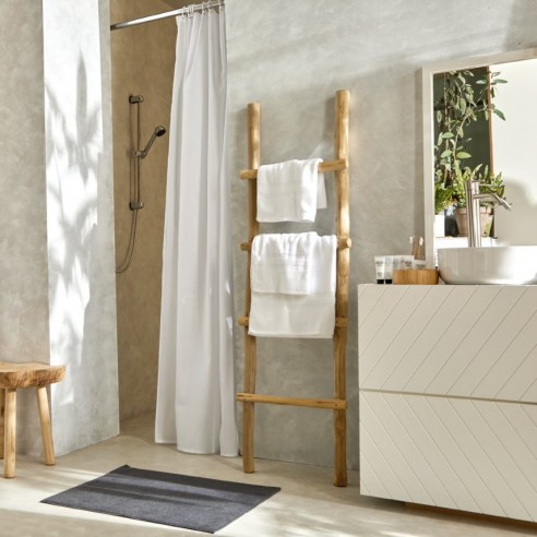 Ambiance tapis de bain lavable confort gris et serviettes de toilettes lavables confort blanches